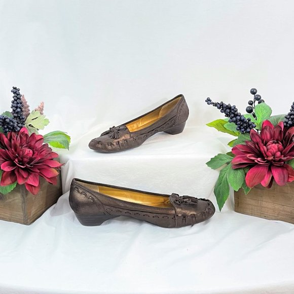 Bronze Leather Loafers | Kelly & Katie - Picture 2 of 6